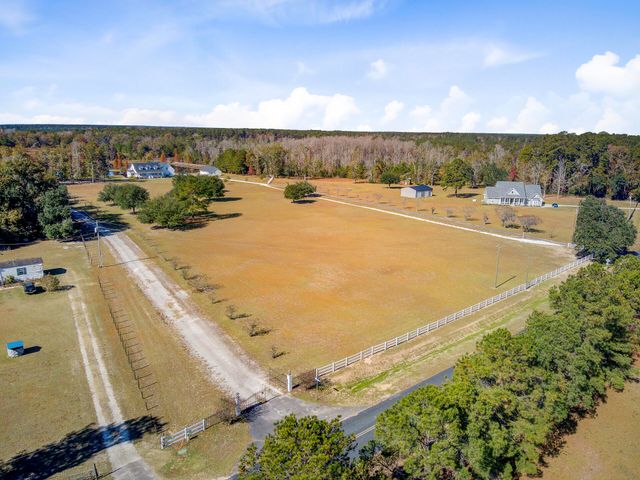 933 Tree Farm Lane, Cross, SC 29436