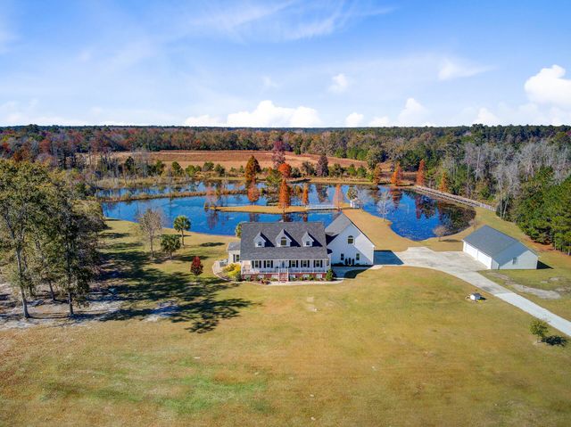 933 Tree Farm Lane, Cross, SC 29436
