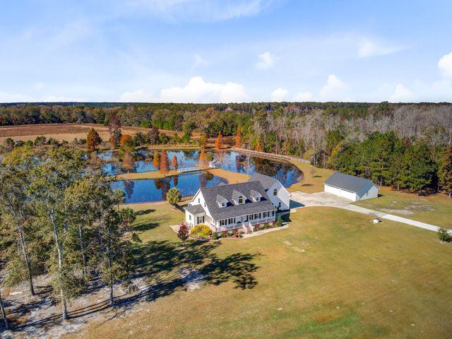 933 Tree Farm Lane, Cross, SC 29436