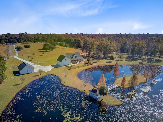 933 Tree Farm Lane, Cross, SC 29436