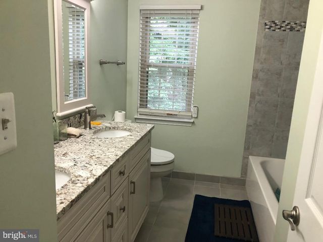 12421 ALEXANDER CORNELL DR, Fairfax, VA 22033