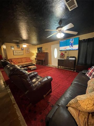 765 Fm 2781, Lovelady, TX 75851