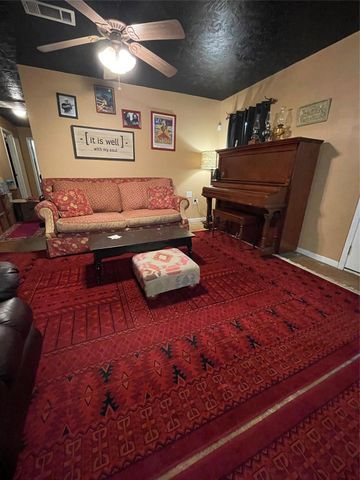765 Fm 2781, Lovelady, TX 75851
