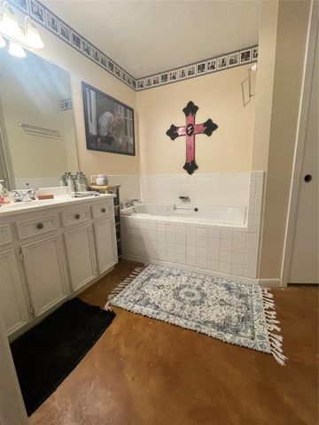765 Fm 2781, Lovelady, TX 75851