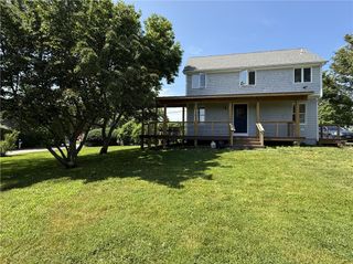 157 Briarwood Avenue, Middletown, RI 02842
