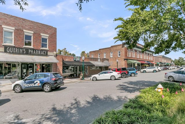 211 E Richardson Avenue, Summerville, SC 29483