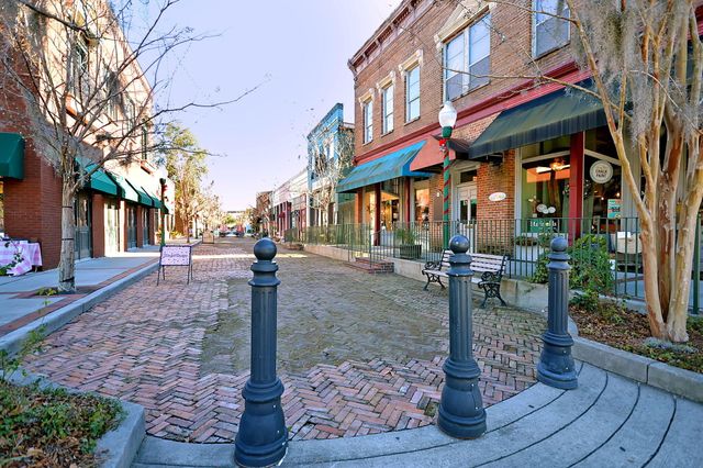 211 E Richardson Avenue, Summerville, SC 29483