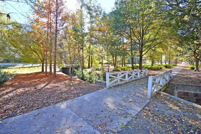 211 E Richardson Avenue, Summerville, SC 29483