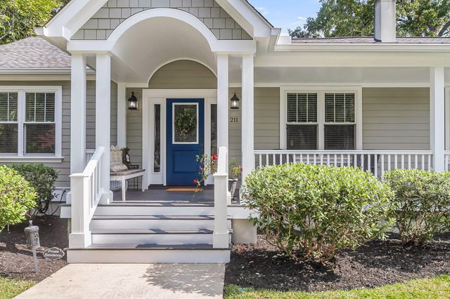 211 E Richardson Avenue, Summerville, SC 29483