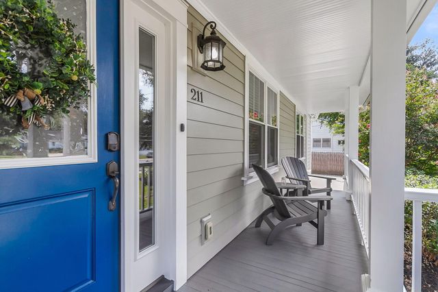 211 E Richardson Avenue, Summerville, SC 29483