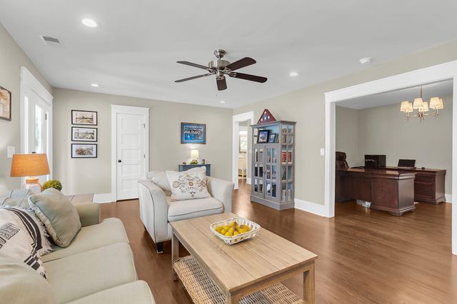 211 E Richardson Avenue, Summerville, SC 29483