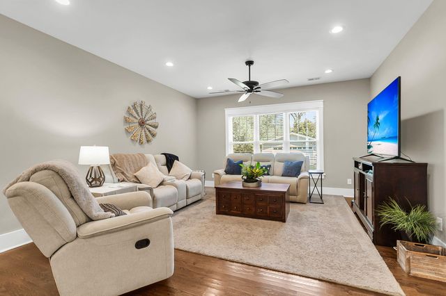 211 E Richardson Avenue, Summerville, SC 29483