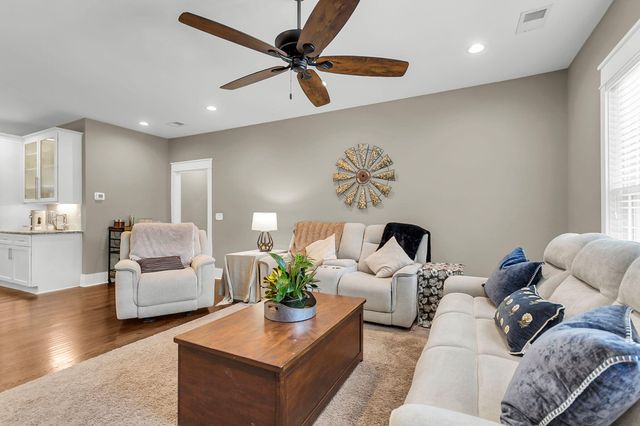 211 E Richardson Avenue, Summerville, SC 29483