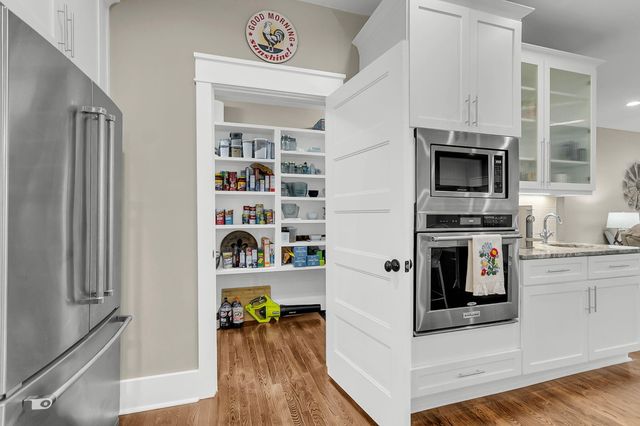 211 E Richardson Avenue, Summerville, SC 29483