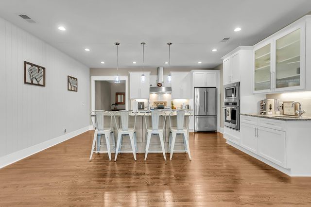 211 E Richardson Avenue, Summerville, SC 29483