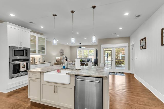 211 E Richardson Avenue, Summerville, SC 29483