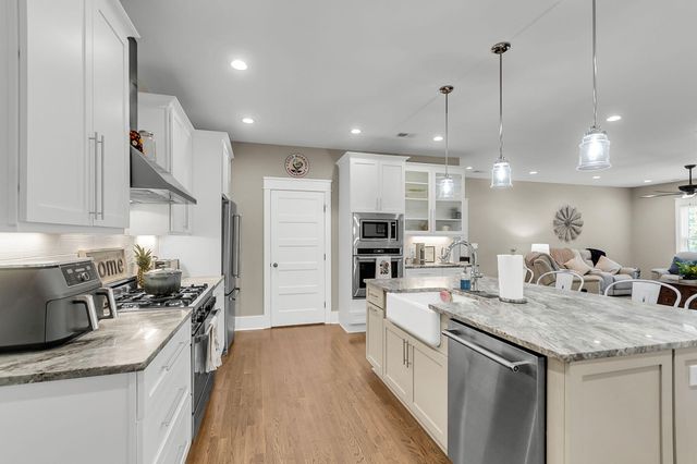 211 E Richardson Avenue, Summerville, SC 29483