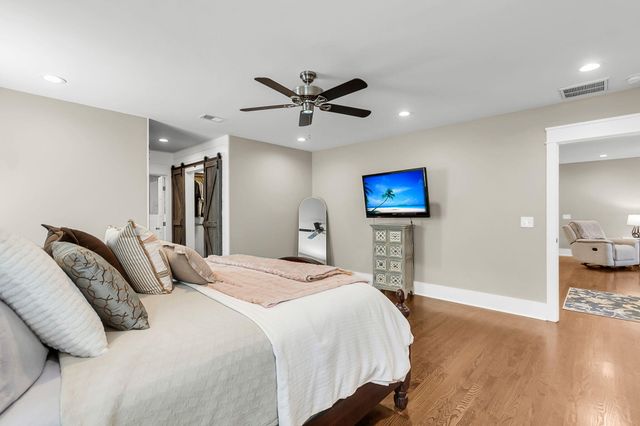 211 E Richardson Avenue, Summerville, SC 29483