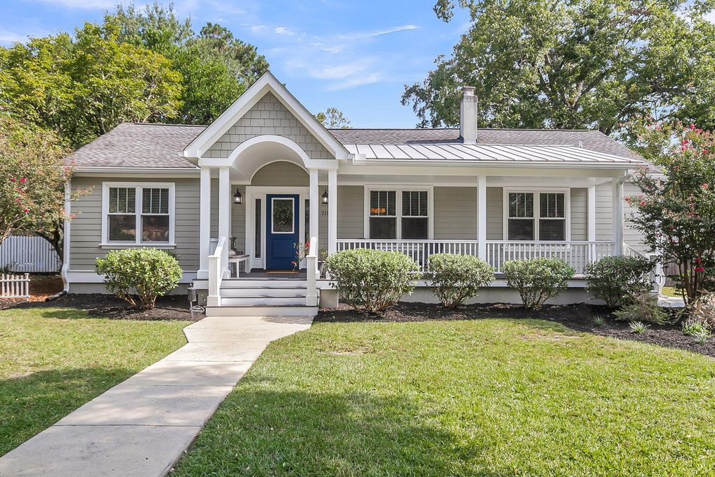 211 E Richardson Avenue, Summerville, SC 29483