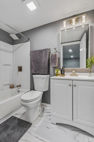 8207 W 127th Avenue, Cedar Lake, IN 46303