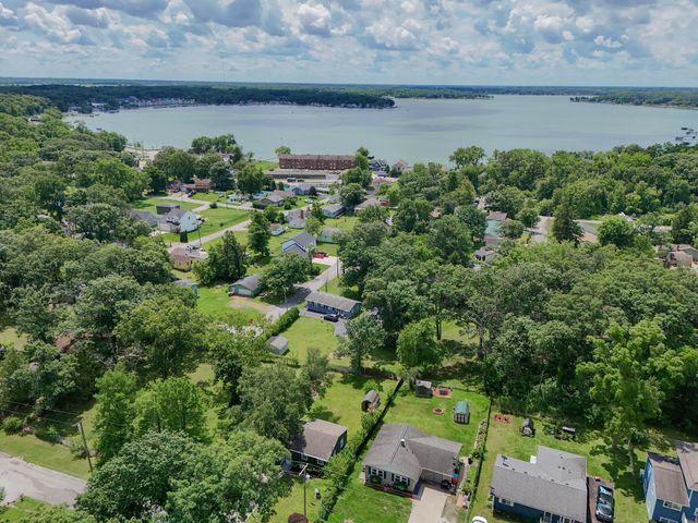 8207 W 127th Avenue, Cedar Lake, IN 46303