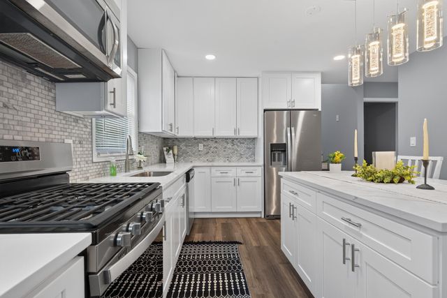 8207 W 127th Avenue, Cedar Lake, IN 46303