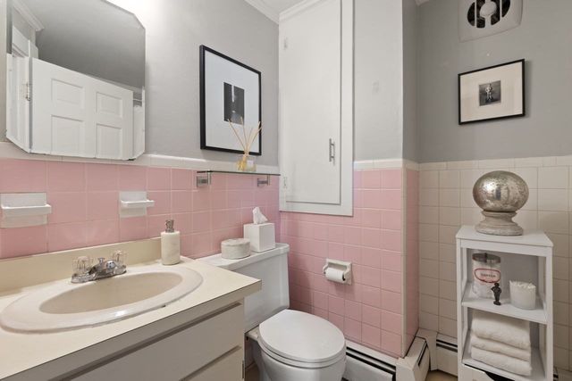 156 Chestnut Ave 6, North Andover, MA 01845