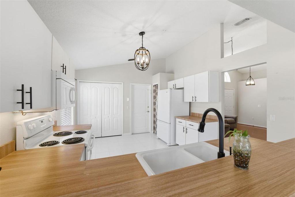 Image 17 of property listing at 4112 SAVAGE STATION CIRCLE, New Port Richey, FL 34653