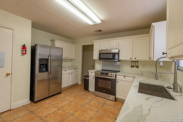 7919 Cerezo, San Antonio, TX 78250