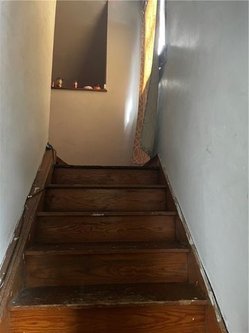 705 E Lutton St, New Castle, PA 16101