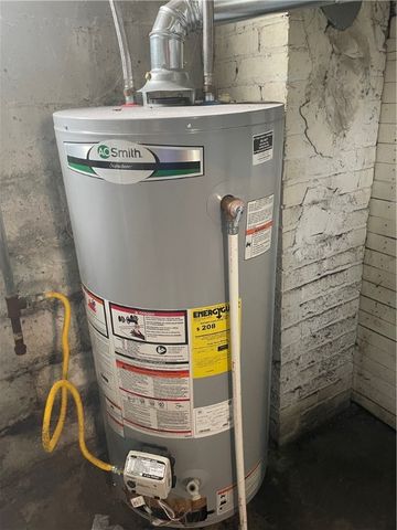 705 E Lutton St, New Castle, PA 16101