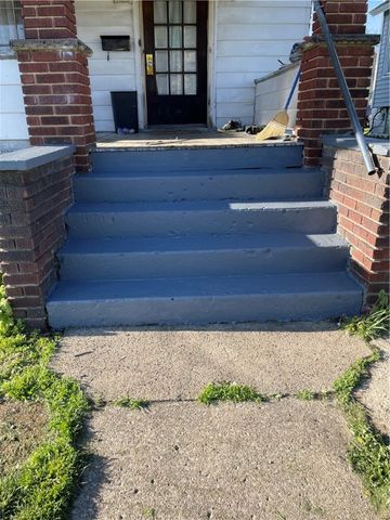 705 E Lutton St, New Castle, PA 16101