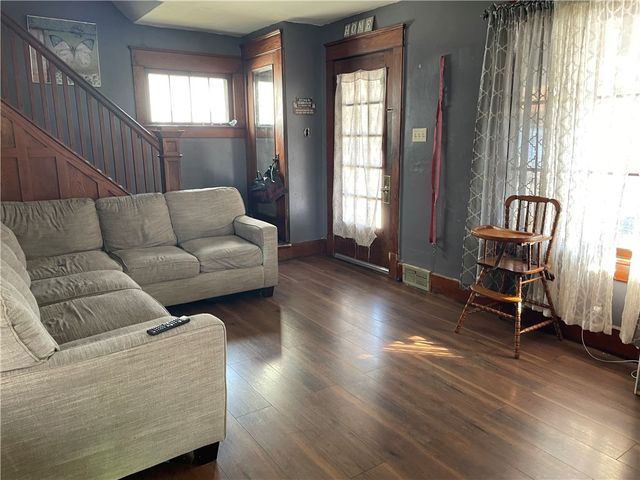 705 E Lutton St, New Castle, PA 16101