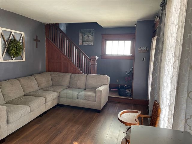 705 E Lutton St, New Castle, PA 16101