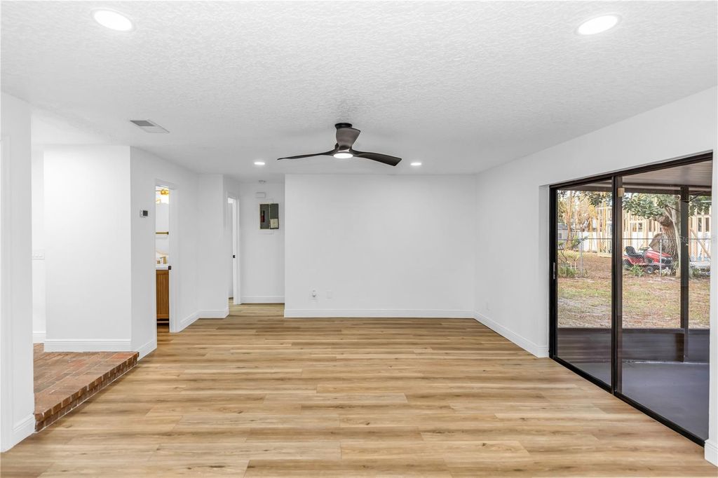 Image 8 of property listing at 6800 ACKERMAN AVENUE, Cocoa, FL 32927