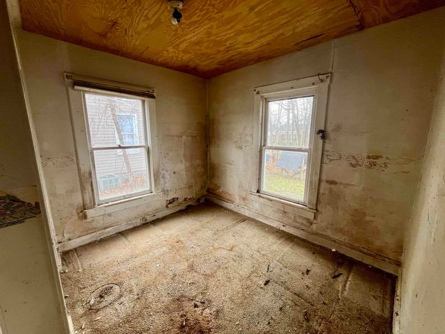 513 N BATH AVE, Waynesboro, VA 22980