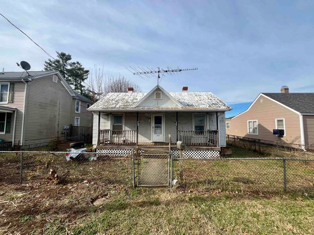 513 N BATH AVE, Waynesboro, VA 22980