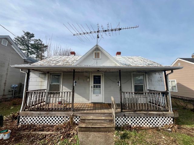 513 N BATH AVE, Waynesboro, VA 22980