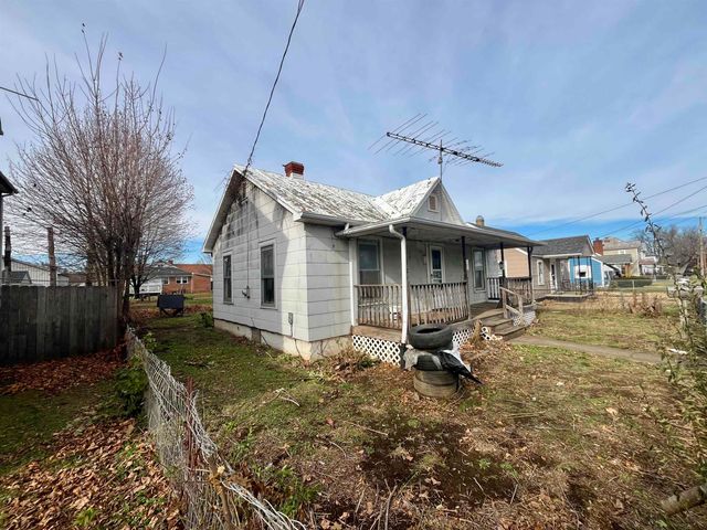 513 N BATH AVE, Waynesboro, VA 22980