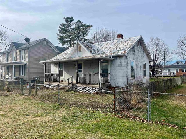 513 N BATH AVE, Waynesboro, VA 22980