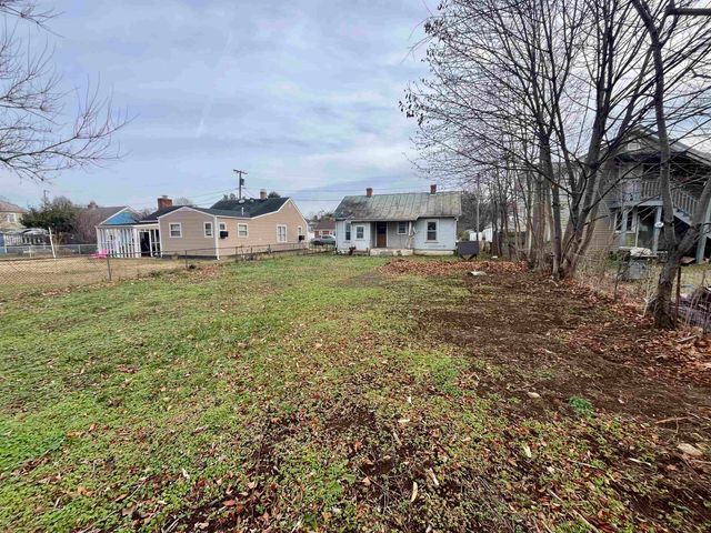 513 N BATH AVE, Waynesboro, VA 22980