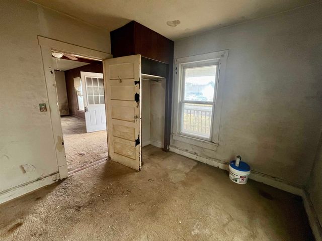 513 N BATH AVE, Waynesboro, VA 22980