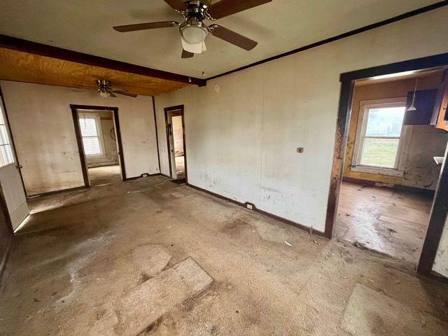 513 N BATH AVE, Waynesboro, VA 22980