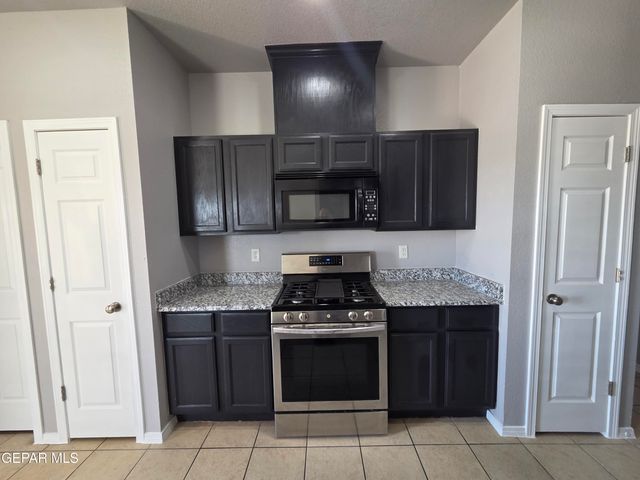 10400 SILVERCLOUD Drive, El Paso, TX 79924