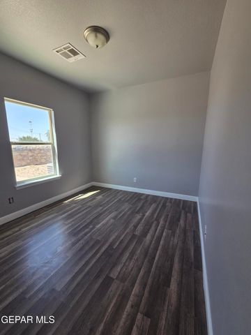 10400 SILVERCLOUD Drive, El Paso, TX 79924