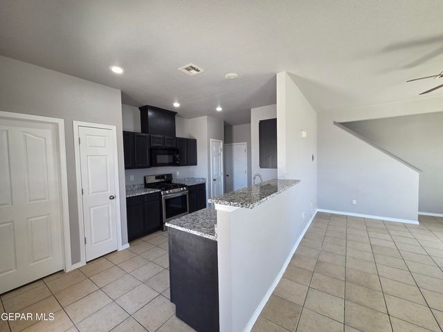 10400 SILVERCLOUD Drive, El Paso, TX 79924