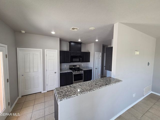 10400 SILVERCLOUD Drive, El Paso, TX 79924
