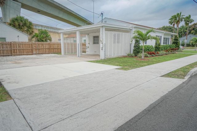 1102 Sunset Rd, West Palm Beach, FL 33401