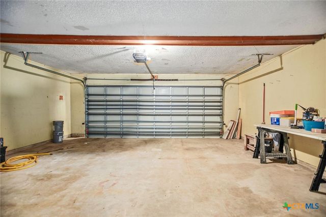 8 Las Brisas Place, Port Lavaca, TX 77979