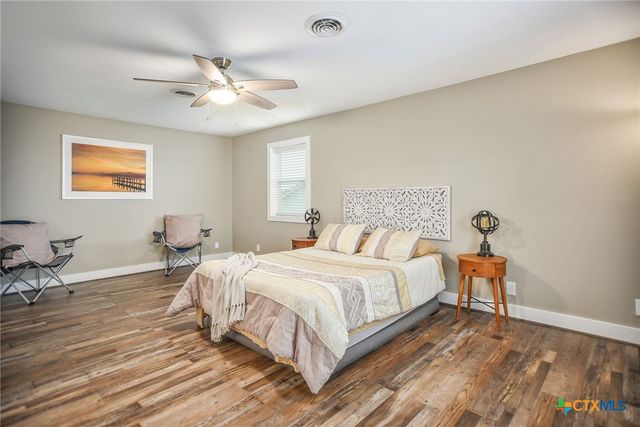8 Las Brisas Place, Port Lavaca, TX 77979